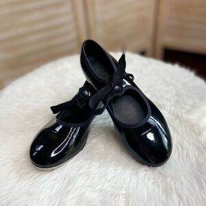•So Danca•black patent tap shoes